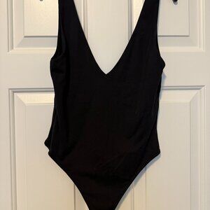aritzia babaton size Medium black V beck bodysuit